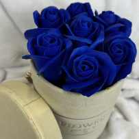 copy of Flowerbox bordowy z kremowymi różami mydlanymi