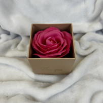 Kwiaty Mydlane Flowerbox beżowy kwadrat - róże mydlane