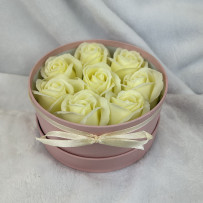 copy of Flowerbox bordowy z kremowymi różami mydlanymi