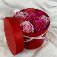 Kwiaty Mydlane Flowerbox czerwony okrągły - róże mydlane